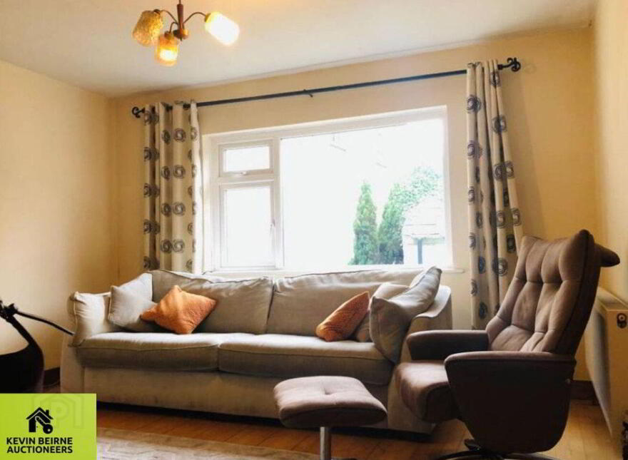 Upper Chapel Street, Castlebar, F23E732