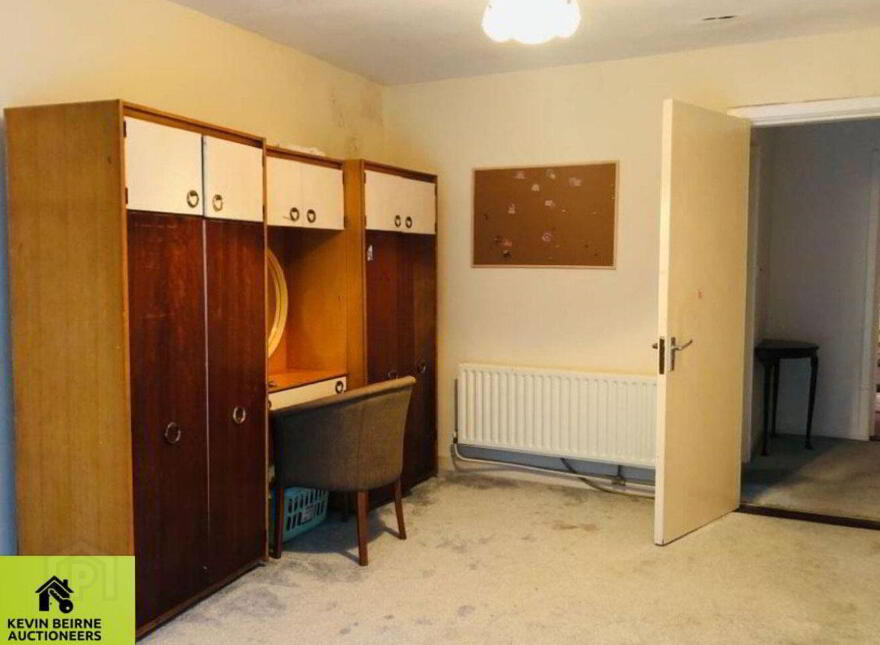 Upper Chapel Street, Castlebar, F23E732