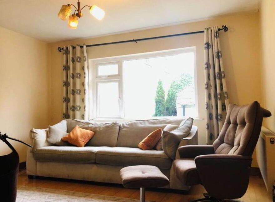 Upper Chapel Street, Castlebar, F23E732