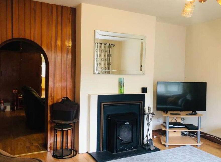 Upper Chapel Street, Castlebar, F23E732
