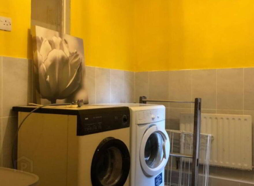 Upper Chapel Street, Castlebar, F23E732
