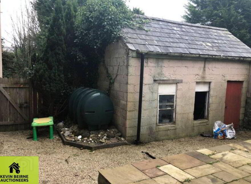 Upper Chapel Street, Castlebar, F23E732