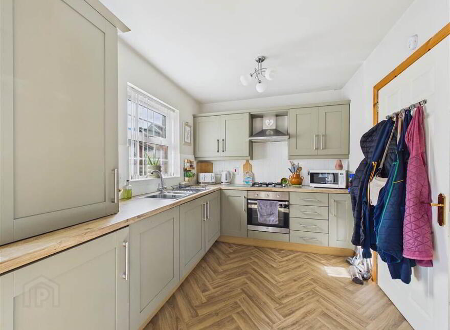 43 Mount Eagles Way, Belfast, BT17 0WT