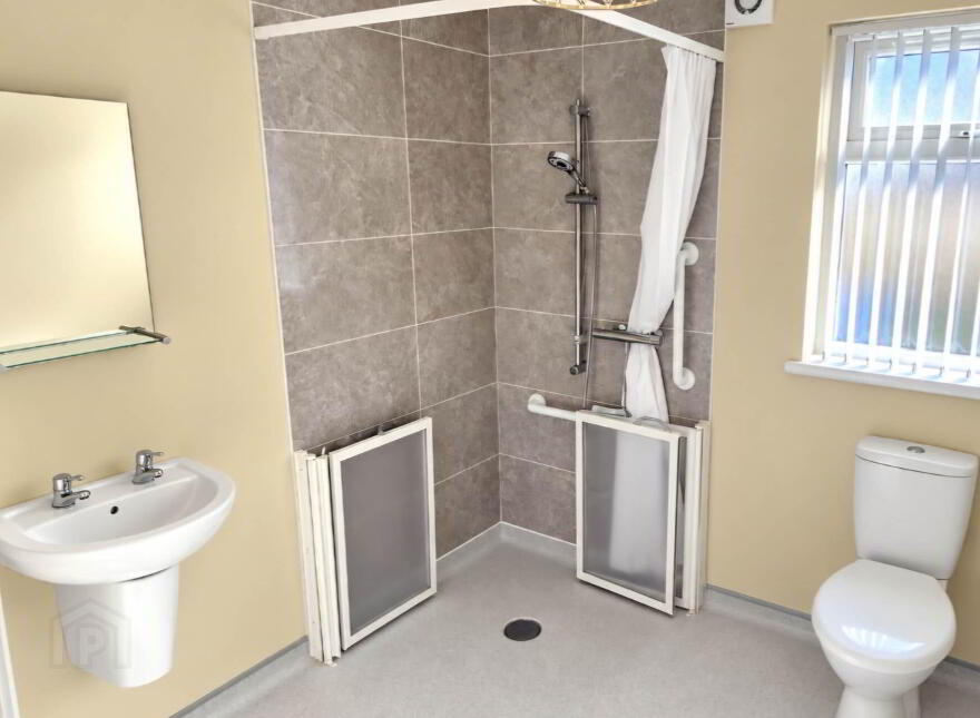 80 Circular Road, Creggan, Derry, BT48 9QZ