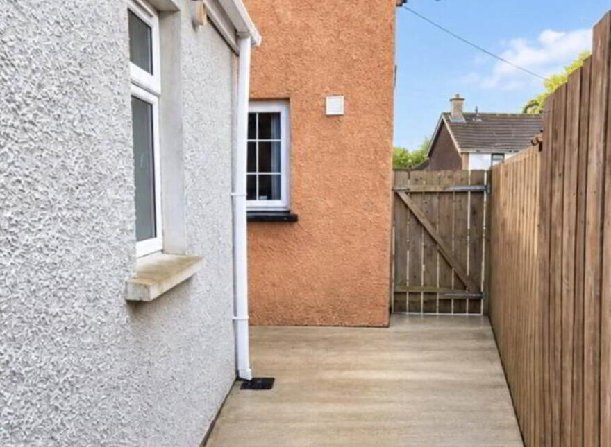 80 Circular Road, Creggan, Derry, BT48 9QZ