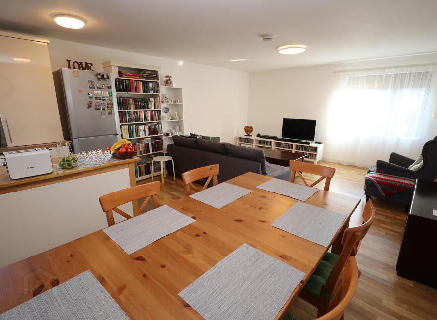 Apt 2 St Annes Court, 212 Ballyclare Road, Newtownabbey, BT36 5JS