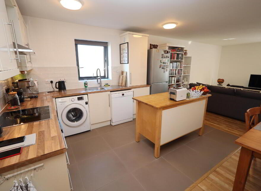 Apt 2 St Annes Court, 212 Ballyclare Road, Newtownabbey, BT36 5JS