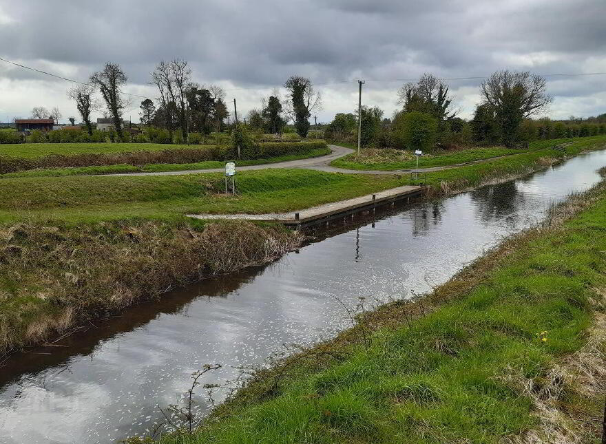 Castlegaddery, Ballynacarrigy