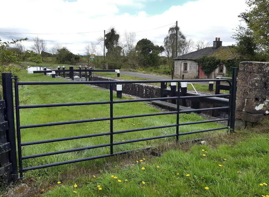 Castlegaddery, Ballynacarrigy