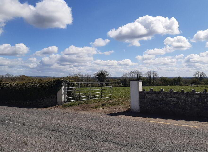 The Village, Newtowncashel, Newtowncashel