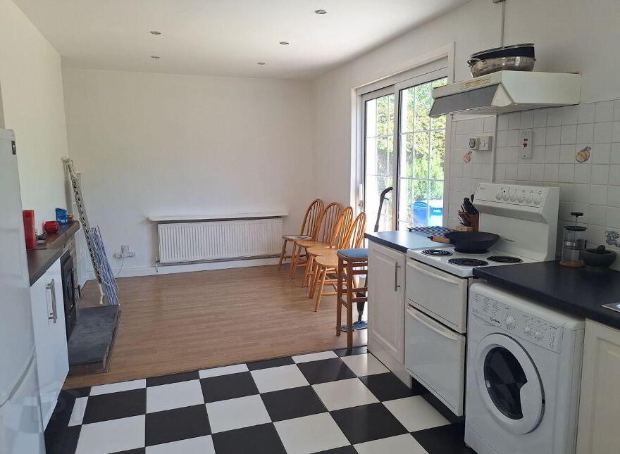 26 Hillcourt, Athlone, N37YY59