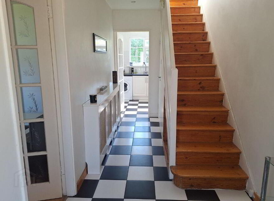 26 Hillcourt, Athlone, N37YY59