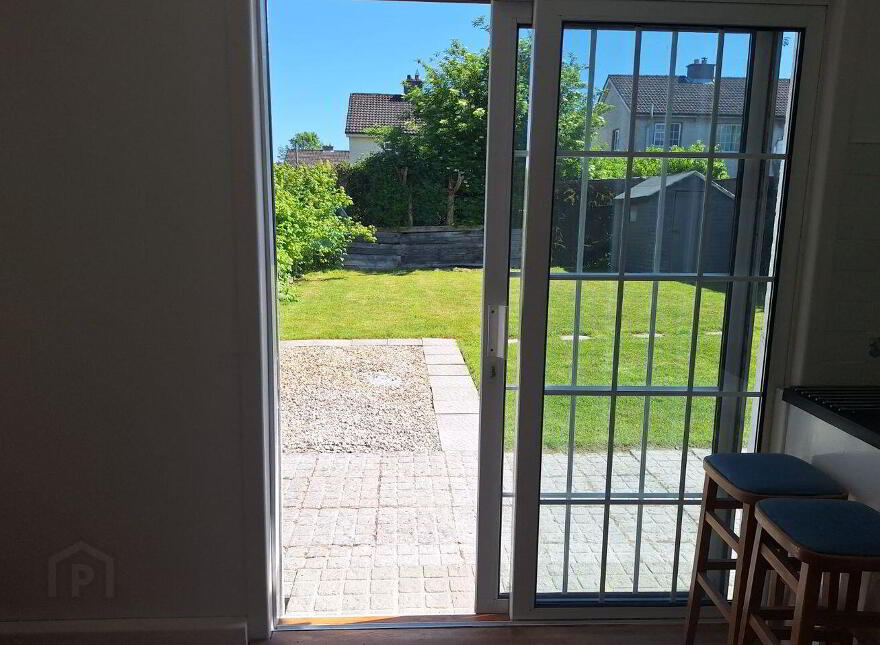 26 Hillcourt, Athlone, N37YY59