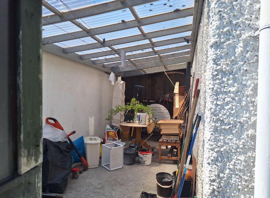 26 Hillcourt, Athlone, N37YY59