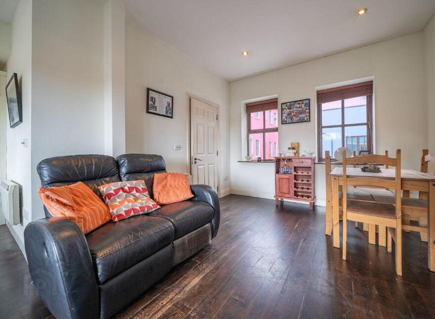 6 The Moorings, Kilmacsimon Quay, Bandon, P72RW70