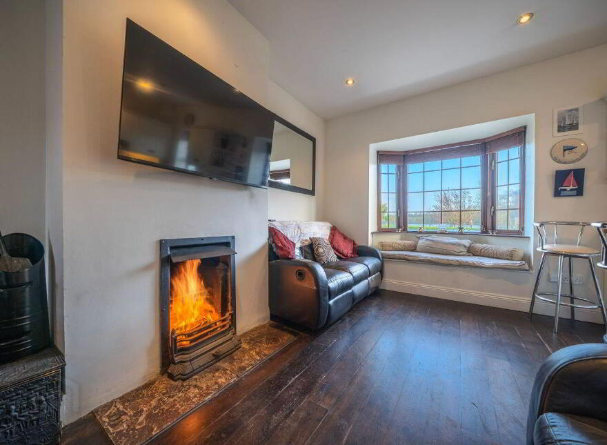 6 The Moorings, Kilmacsimon Quay, Bandon, P72RW70