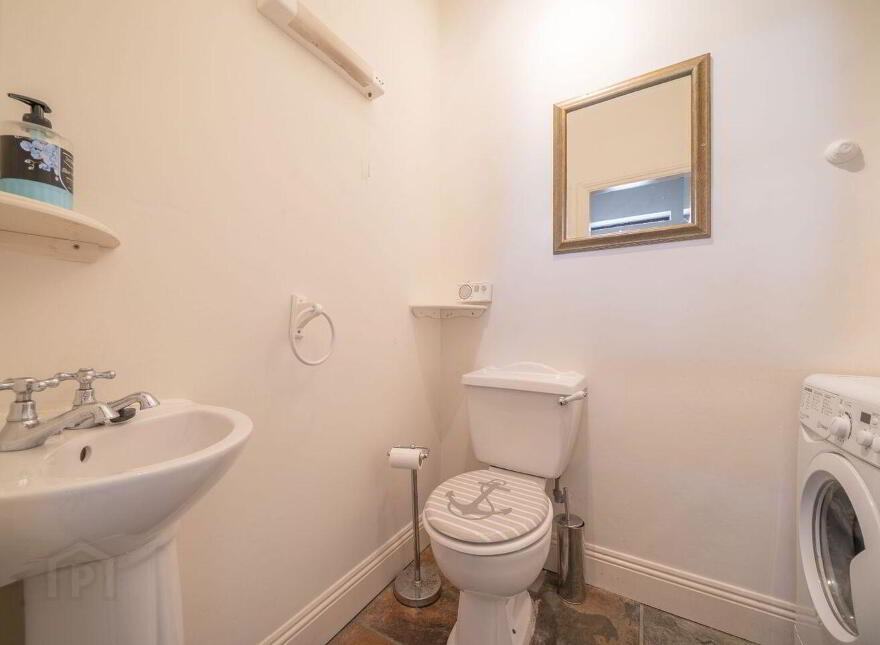 6 The Moorings, Kilmacsimon Quay, Bandon, P72RW70