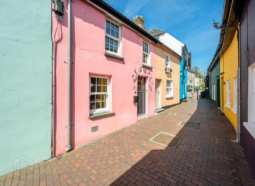 Newman's Mall, Kinsale, P17H680