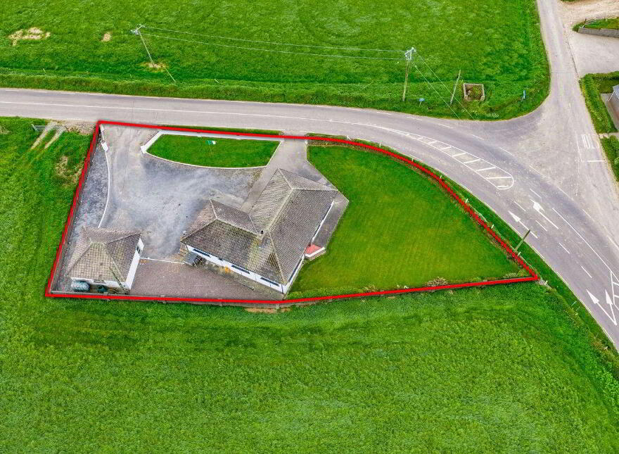 Cois Na Farraige, Lispatrick Lower, Old Head, P17YW56