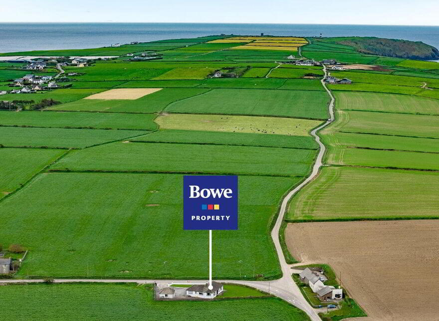 Cois Na Farraige, Lispatrick Lower, Old Head, P17YW56