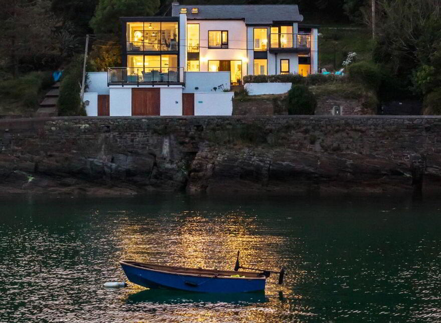 Seaglass, Ardkilly, Sandycove, Kinsale, P17HY42