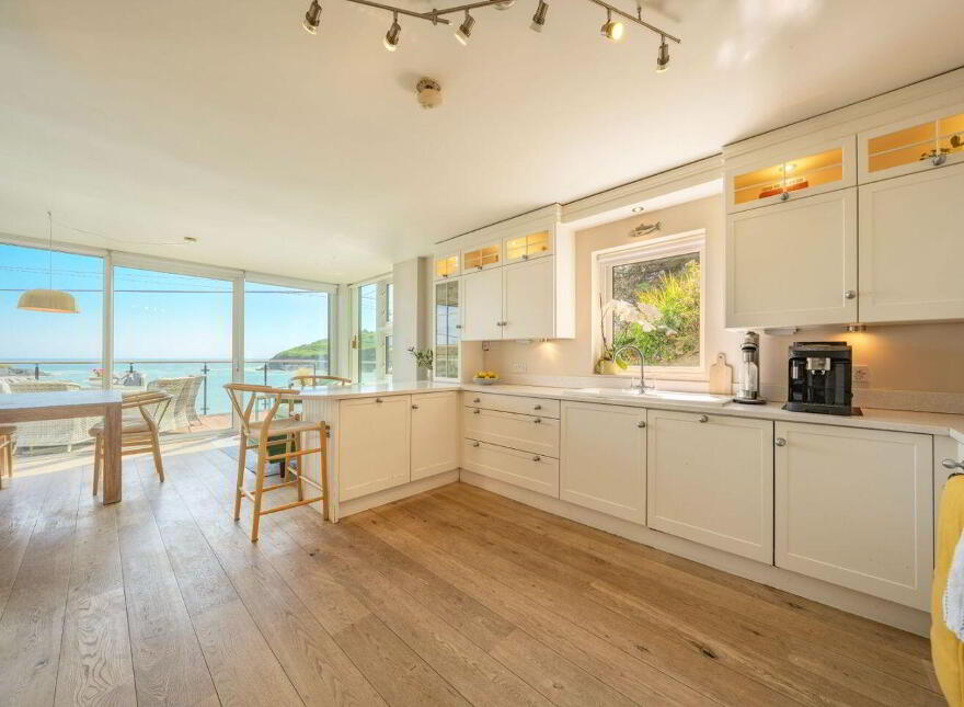 Seaglass, Ardkilly, Sandycove, Kinsale, P17HY42
