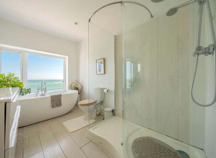 Seaglass, Ardkilly, Sandycove, Kinsale, P17HY42