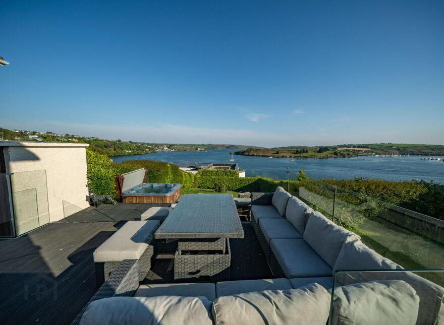 3 Father Mcsweeney Terrace, Ardbrack, Kinsale, P17EY97