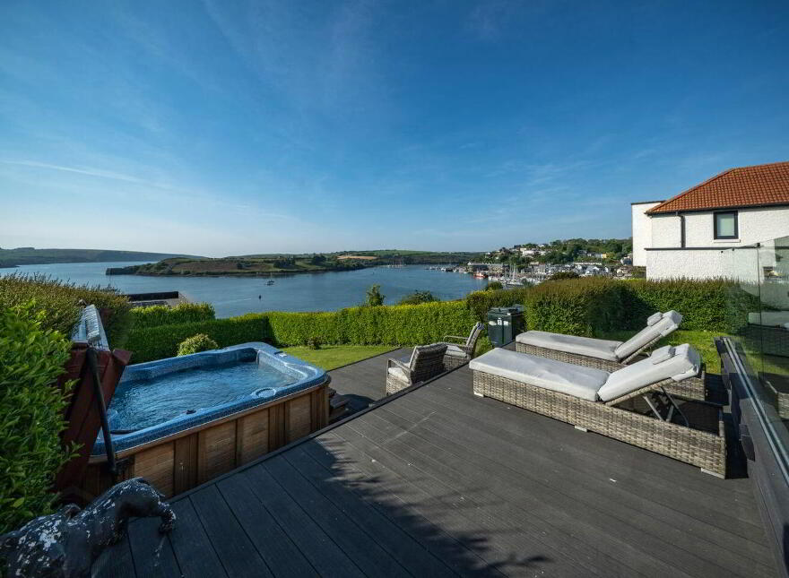 3 Father Mcsweeney Terrace, Ardbrack, Kinsale, P17EY97