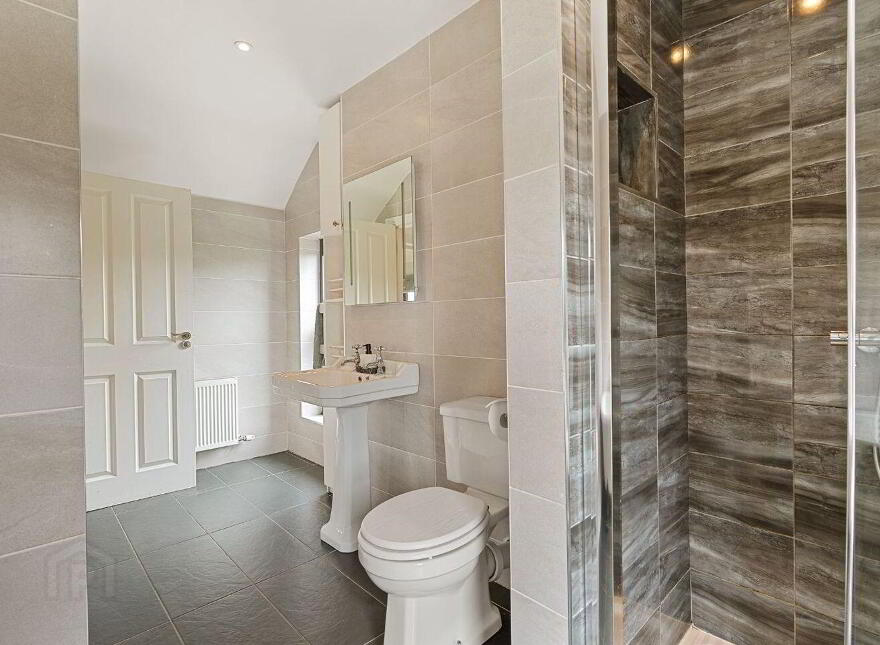Ballyrub, Ballinspittle, Kinsale, P17NH56