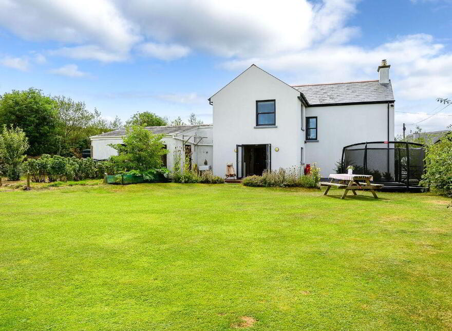 Ballyrub, Ballinspittle, Kinsale, P17NH56