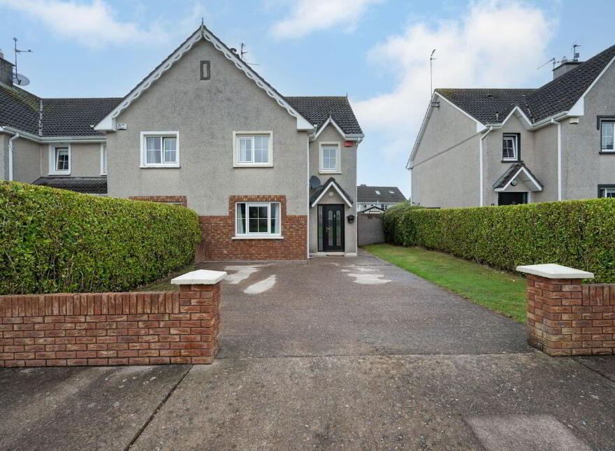 17 The Cedars, Classes Lake, Ovens, P31VY70 photo