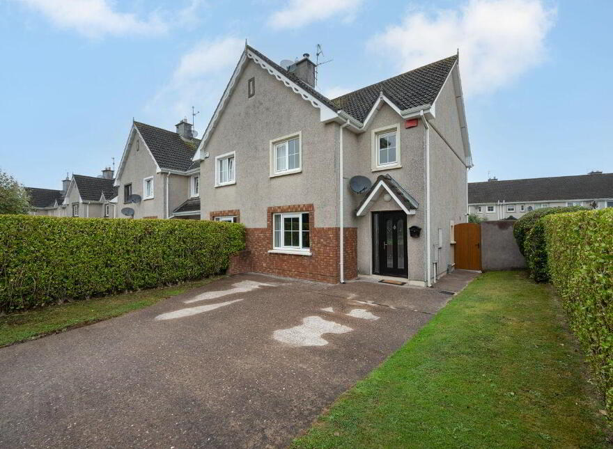 17 The Cedars, Classes Lake, Ovens, P31VY70