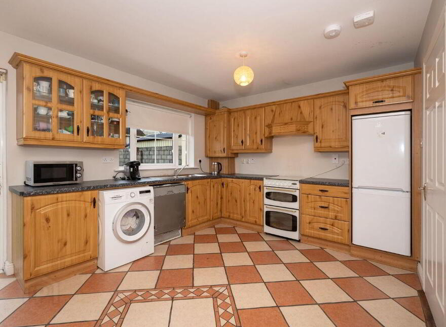 17 The Cedars, Classes Lake, Ovens, P31VY70