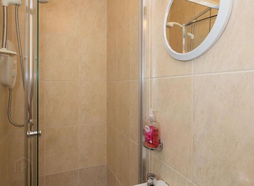 17 The Cedars, Classes Lake, Ovens, P31VY70