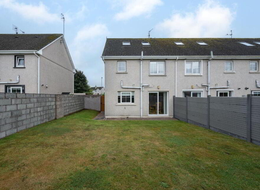 17 The Cedars, Classes Lake, Ovens, P31VY70