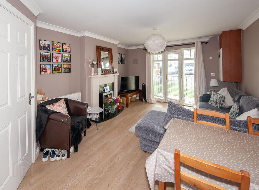 Holywell Rise, Swords, K67RX43