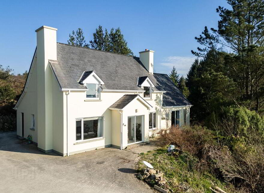 Hollyhill, Bantry, P75H019