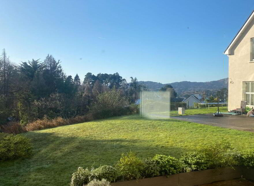 Apartment 5 Harbour View, Glengarriff, P75Y433