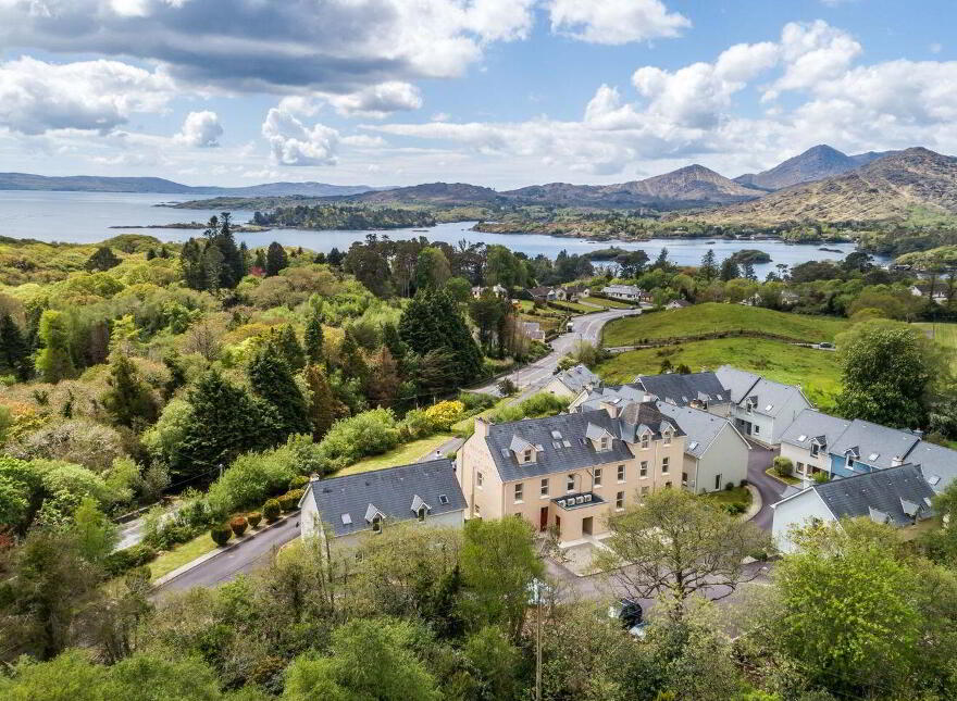 Apartment 5 Harbour View, Glengarriff, P75Y433