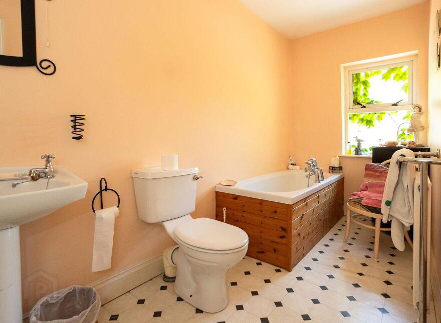 Laharan West, Bantry, Bantry, P75VE24