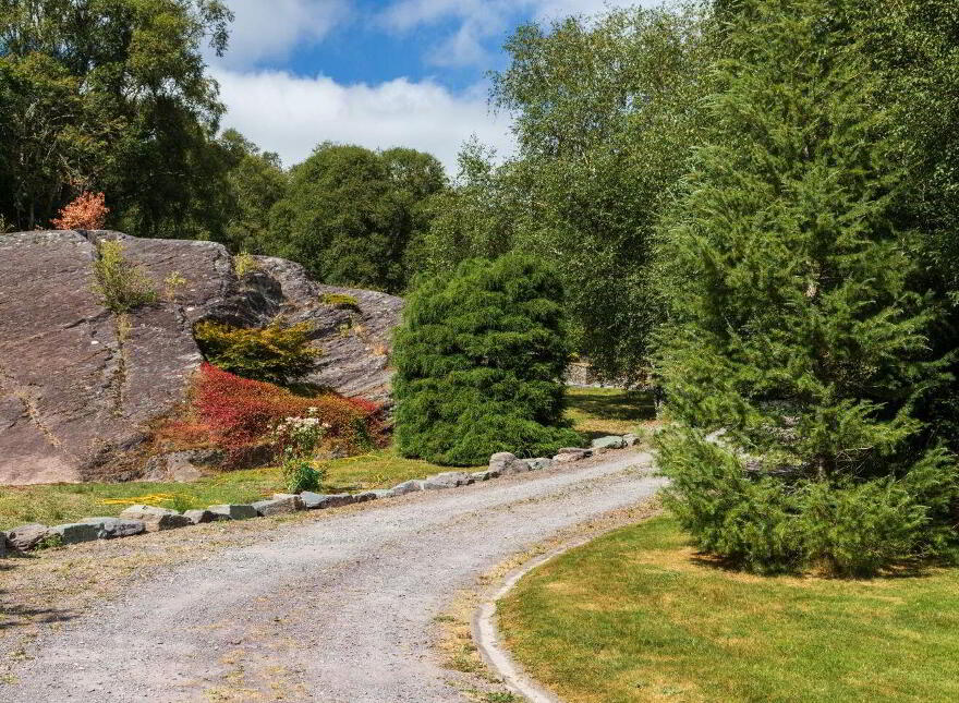 Mounteensudder, Glengarriff, P75XN30
