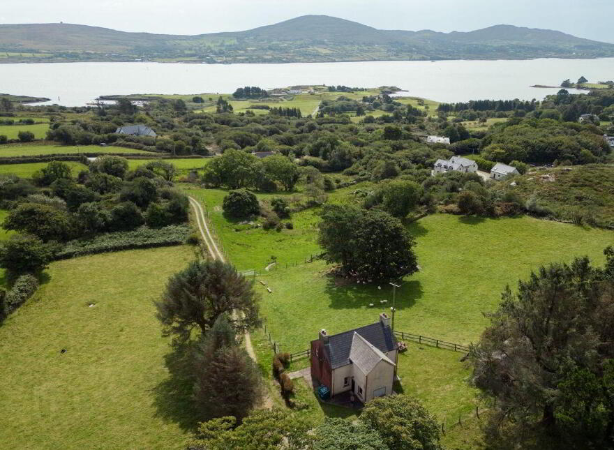 Filane West, Castletownbere, Castletown, P75XW99 photo