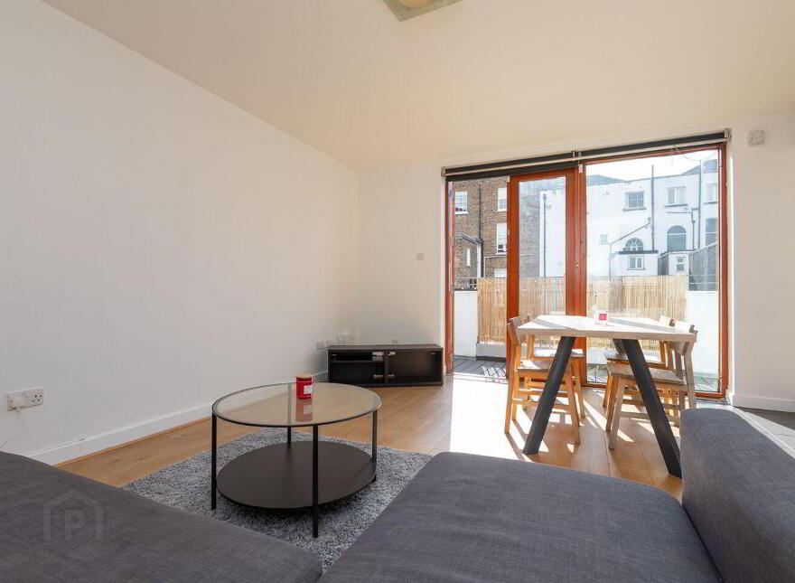 Apartment 3 70 Leeson Close, Dublin 2, D02W838