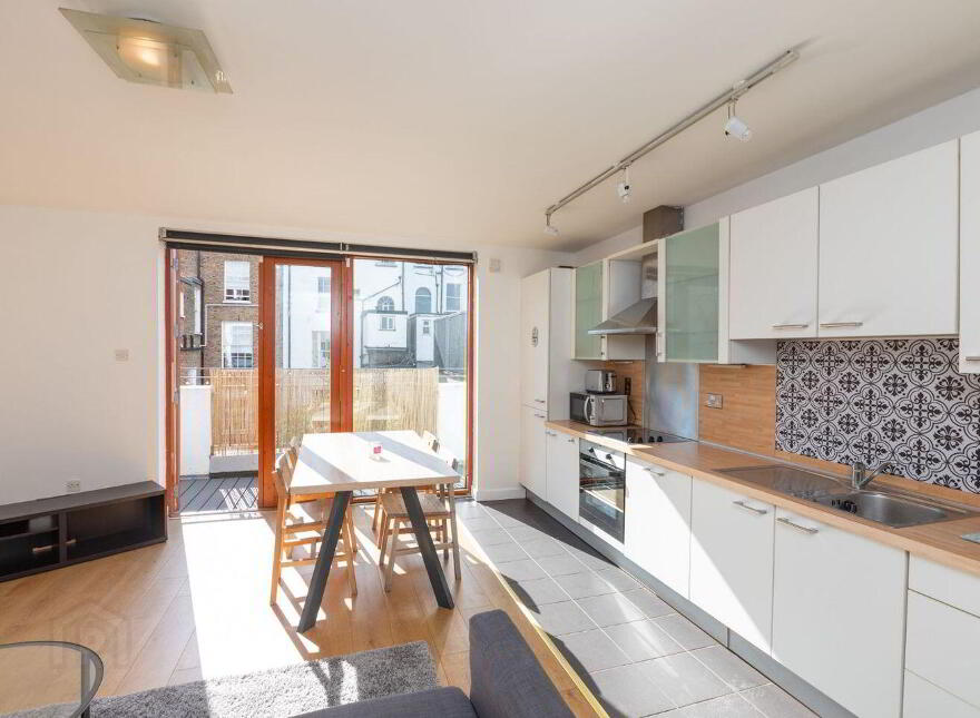 Apartment 3 70 Leeson Close, Dublin 2, D02W838