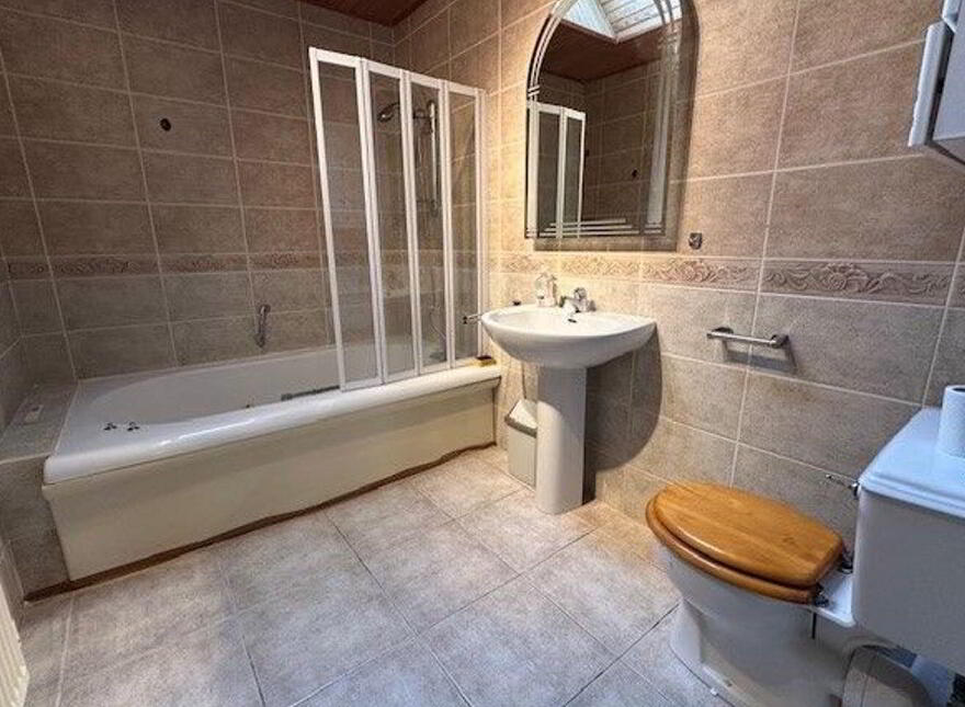 Twomileborris, Thurles, E41F244