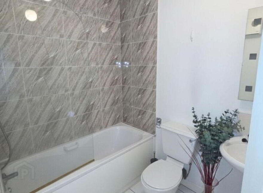 Apartment 404 River Towers, Lee Road, Sunday's Well, T23D268