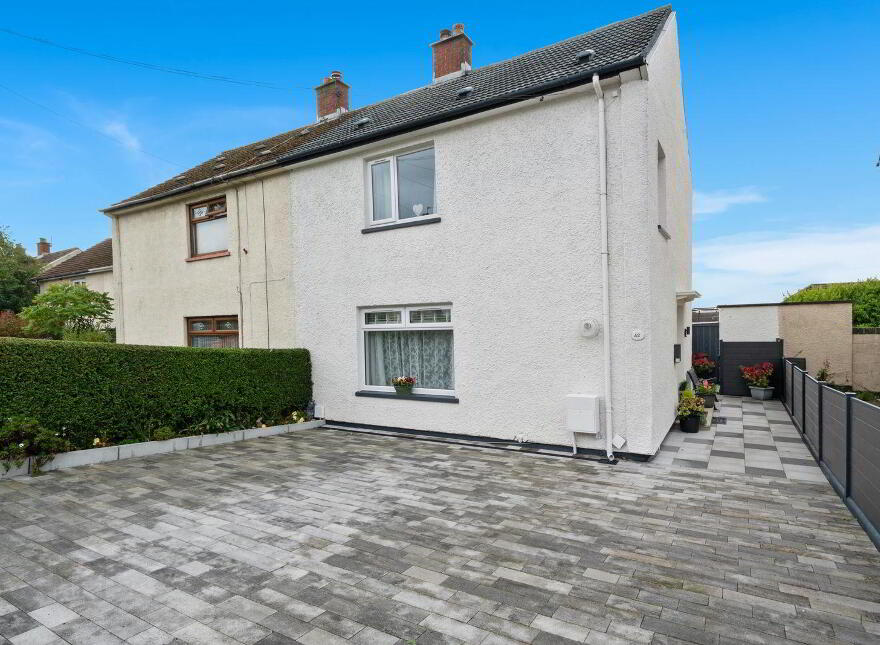 42 Abbots Walk, Bangor, BT20 4EL