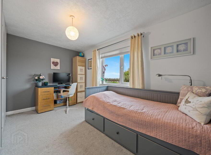42 Abbots Walk, Bangor, BT20 4EL