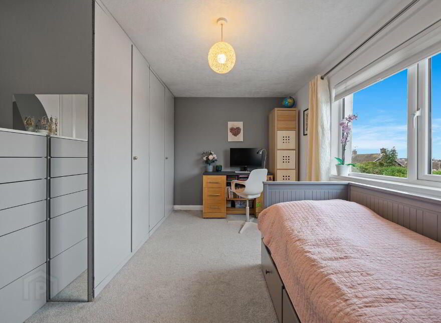 42 Abbots Walk, Bangor, BT20 4EL